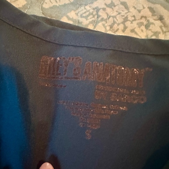 Dark Gray Grey’s Anatomy Scrub Set - Picture 5 of 7